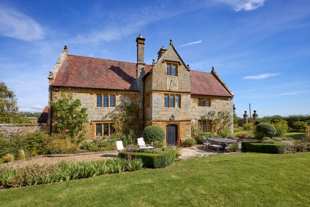 Additional image 12 of 6 bed detached house for salePlumpton, Nr Towcester, South Northamptonshire NN12