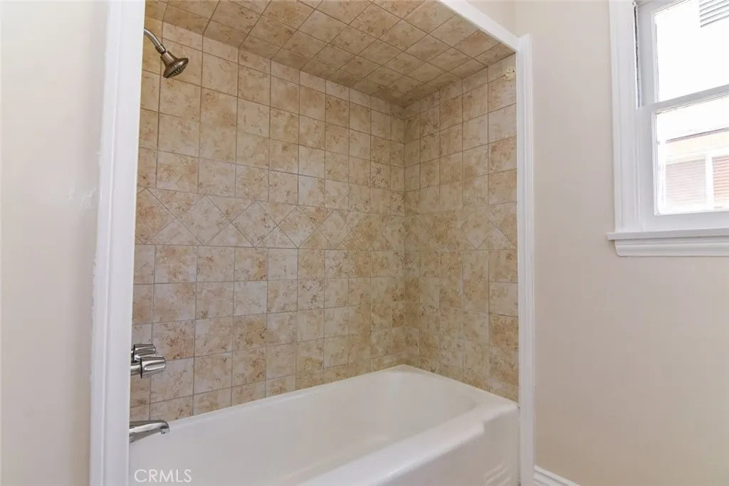 Additional image 12 of 6906 Mclennan Avenue, Lake Balboa, CA 91406