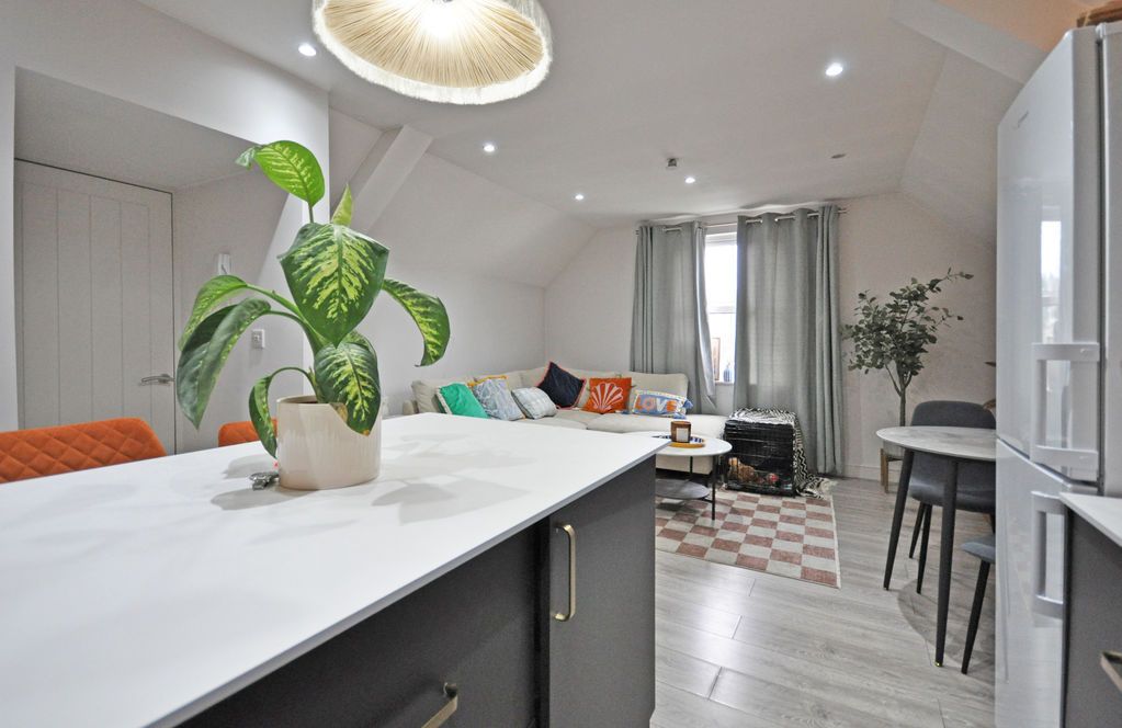 Additional image 7 of 2 bed flat for saleLuxury Top Floor Apartment, Caerau Road, Newport NP20