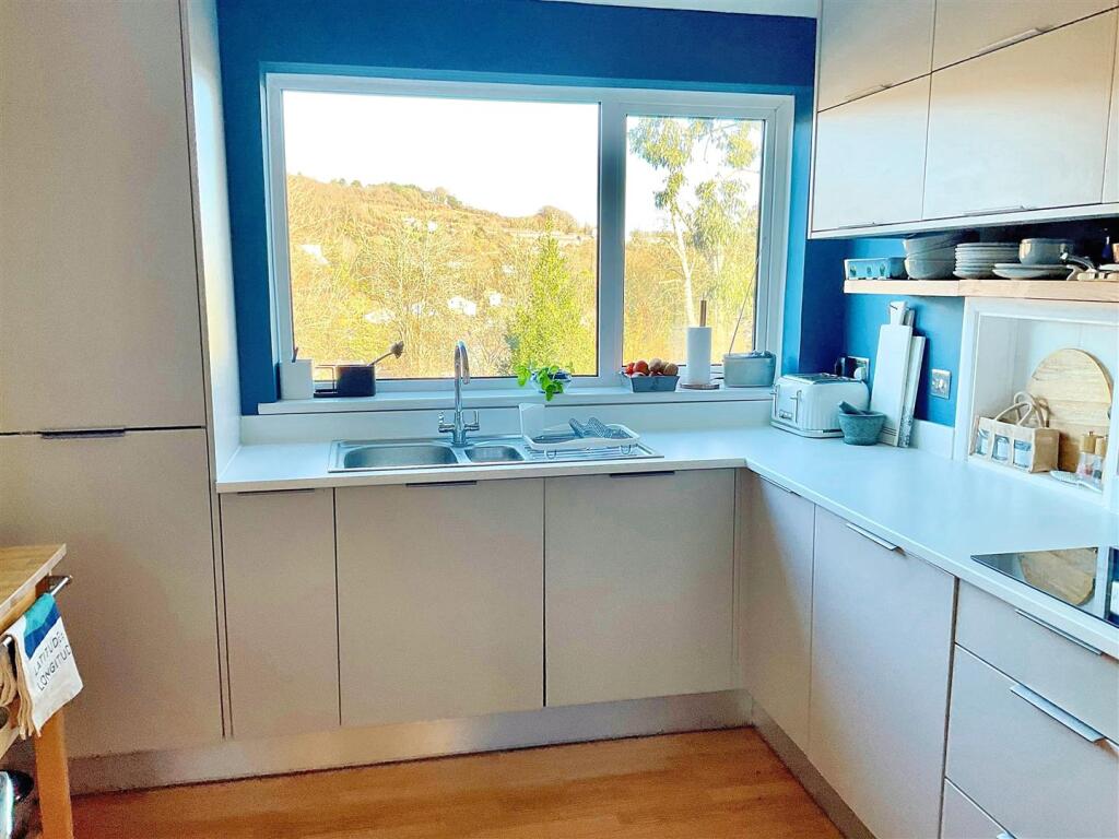 Additional image 10 of Briar Close, River