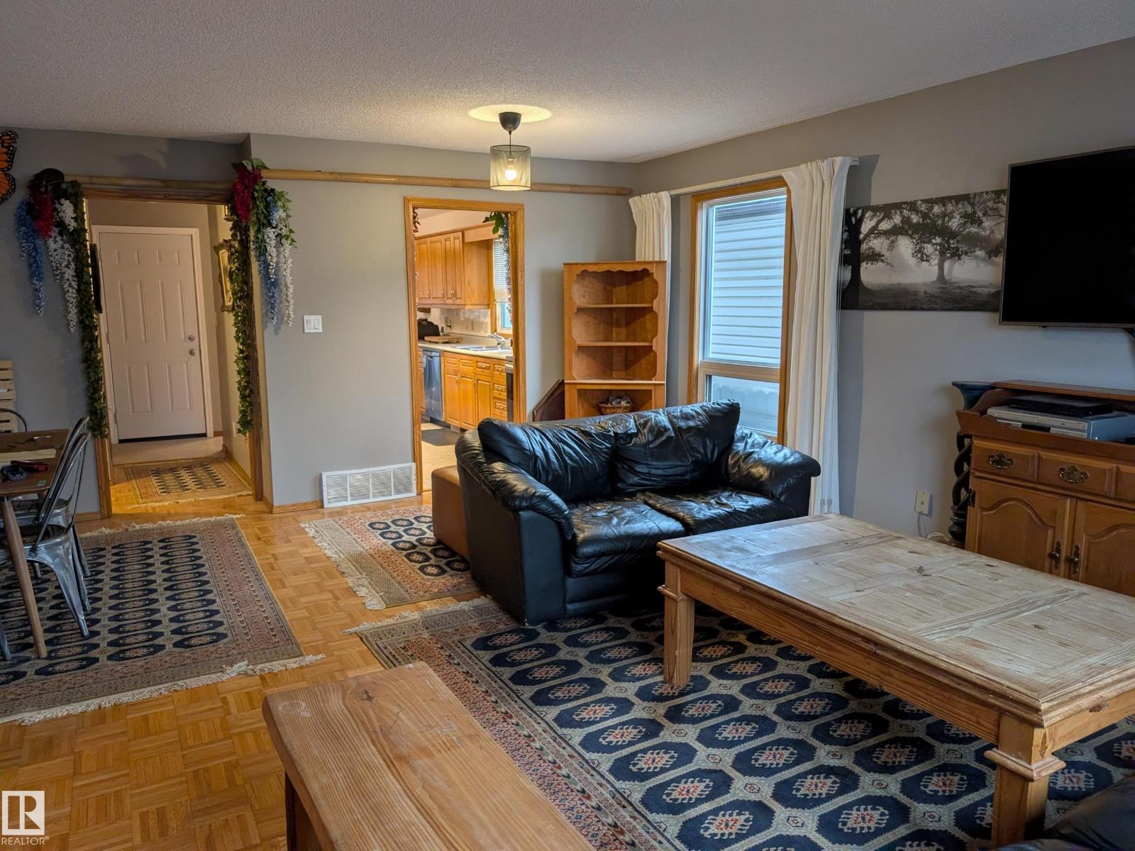 Additional image 4 of 10645 65 Avenue NW, Edmonton, AB, T6H1V5