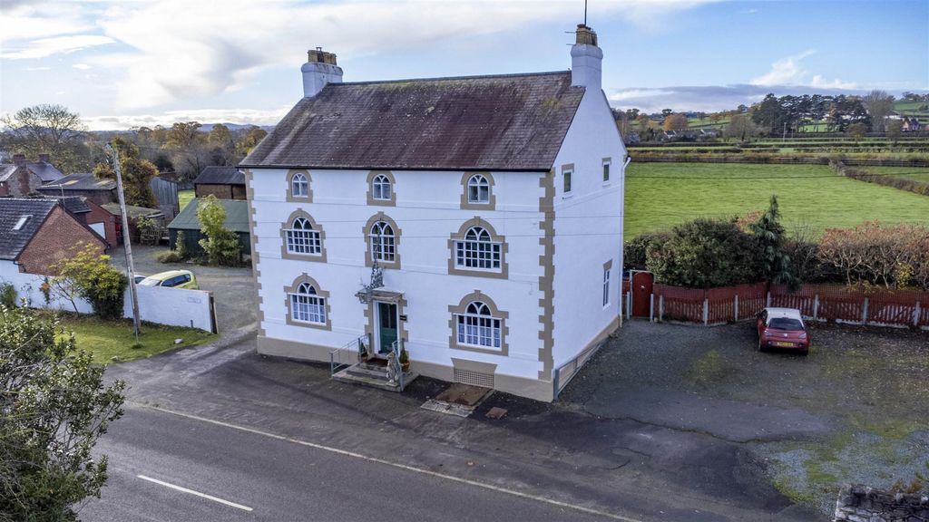 6 bed detached house for saleLlandysilio, Llanymynech SY22