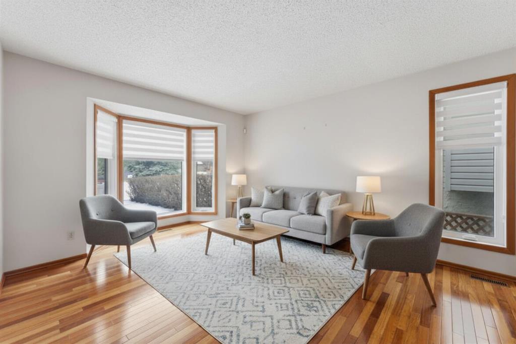 Additional image 5 of 28 Woodstock Way SW, Calgary, AB, T2W 5X3