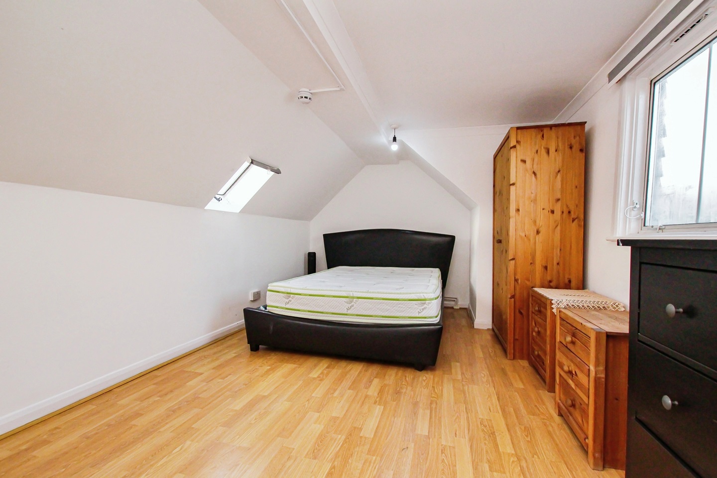 Additional image 7 of 1 Bed Flat, Brick Lane, E1, N1 7GU