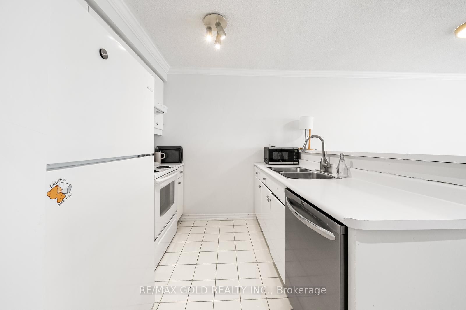 Additional image 5 of 2710-10 Yonge Street, Toronto, ON, M5E 1R4