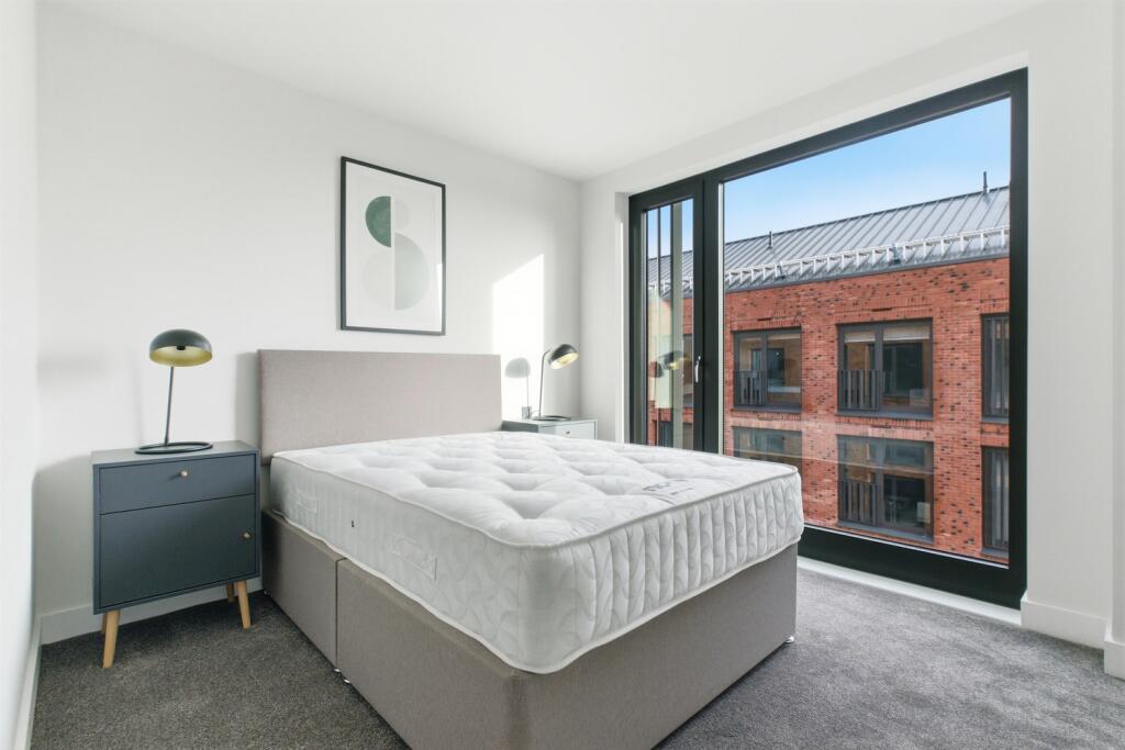 Additional image 14 of Belmont Wharf, Glasswater Locks, B4