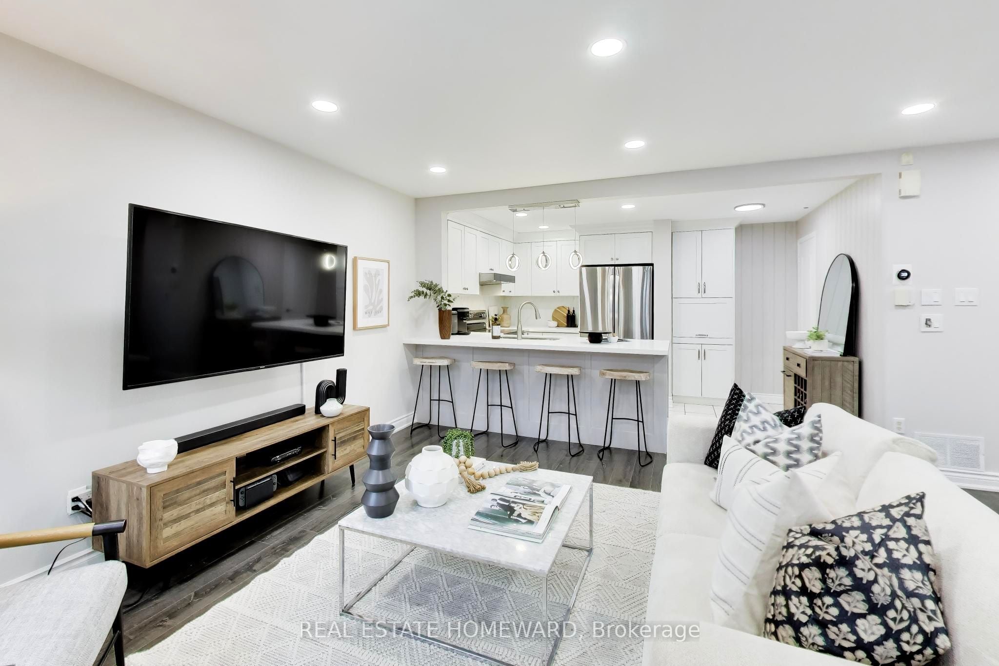 Additional image 6 of B16-108 Finch Avenue W, Toronto, ON, M2N 6W6