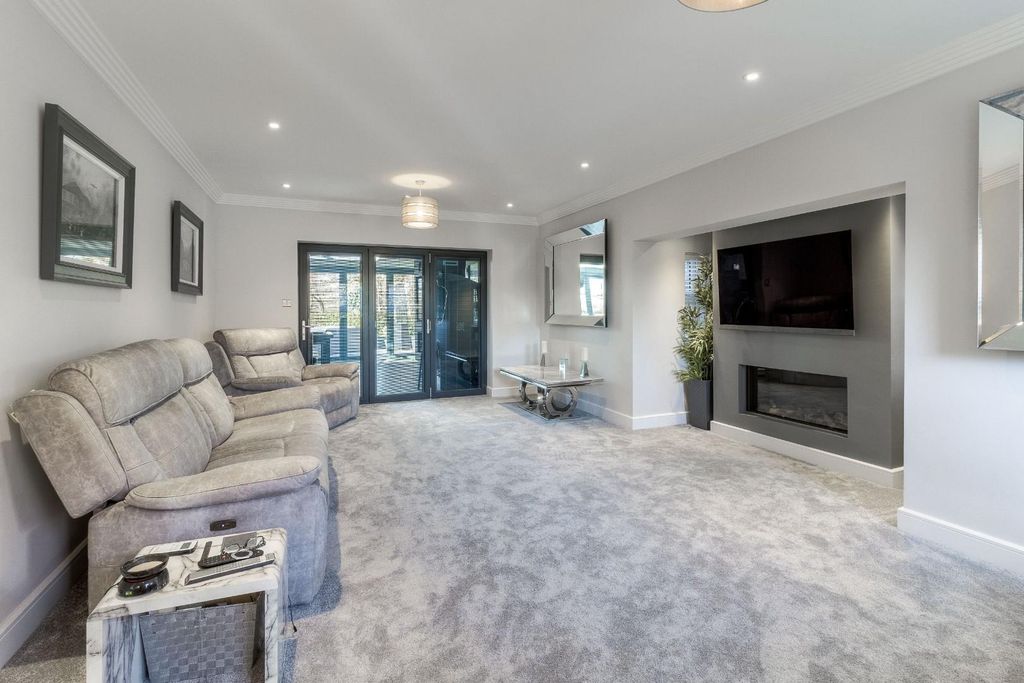 Additional image 10 of 6 bed detached house for saleBelfry Lane, Collingtree Park, Northampton NN4