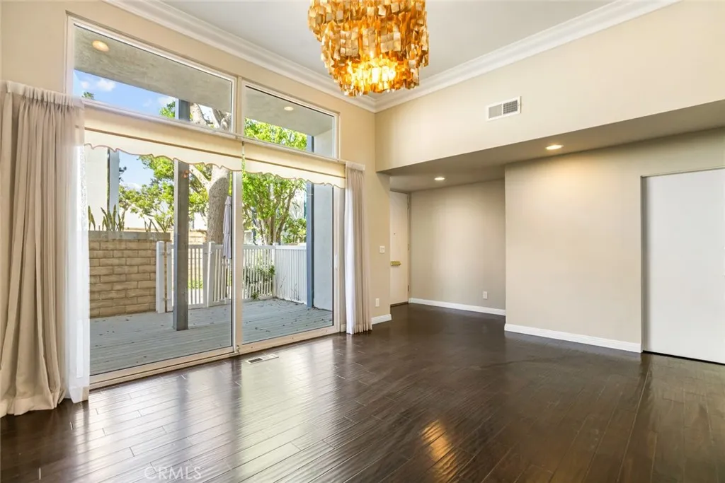 Additional image 14 of 4425 W Sarah St, Burbank, CA 91505