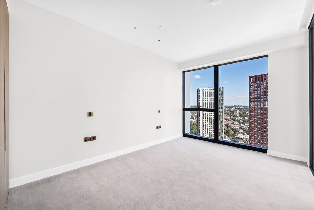 Additional image 4 of 3 Bed Flat, Nine Elms Lane, SW8, N1 7GU