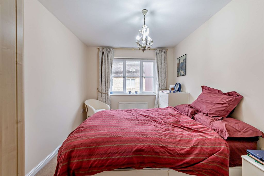 Additional image 7 of 2 bed flat for saleRiverside Place, Stamford PE9