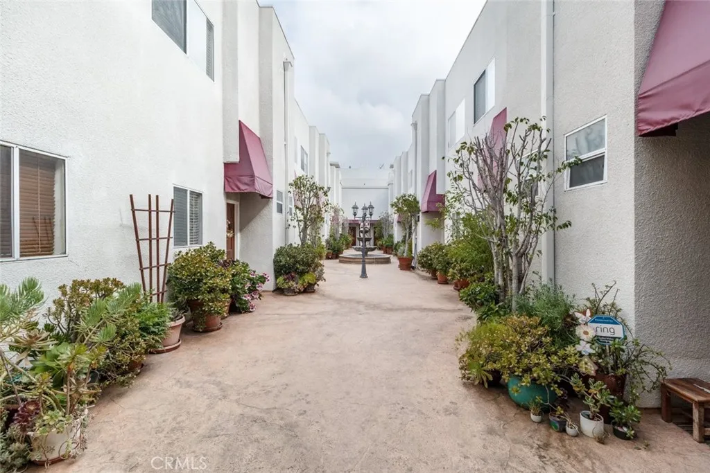 Additional image 5 of 14631 Dickens Street Unit 7, Sherman Oaks, CA 91403
