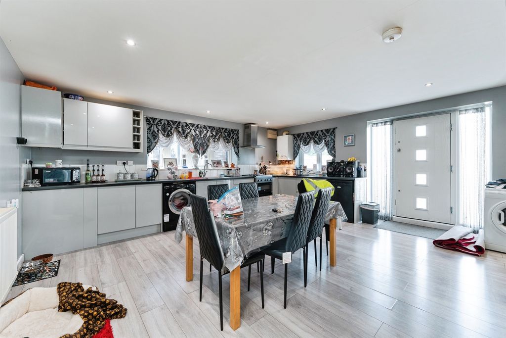 Additional image 13 of 3 bed detached house for salePalmers Road, Peterborough PE1