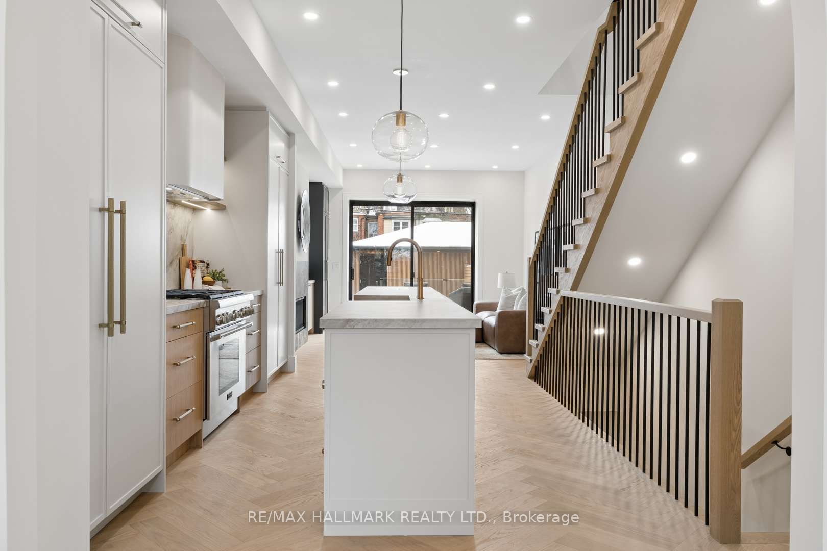 Additional image 4 of 73A Garden Avenue, Toronto, ON, M6R 1H8