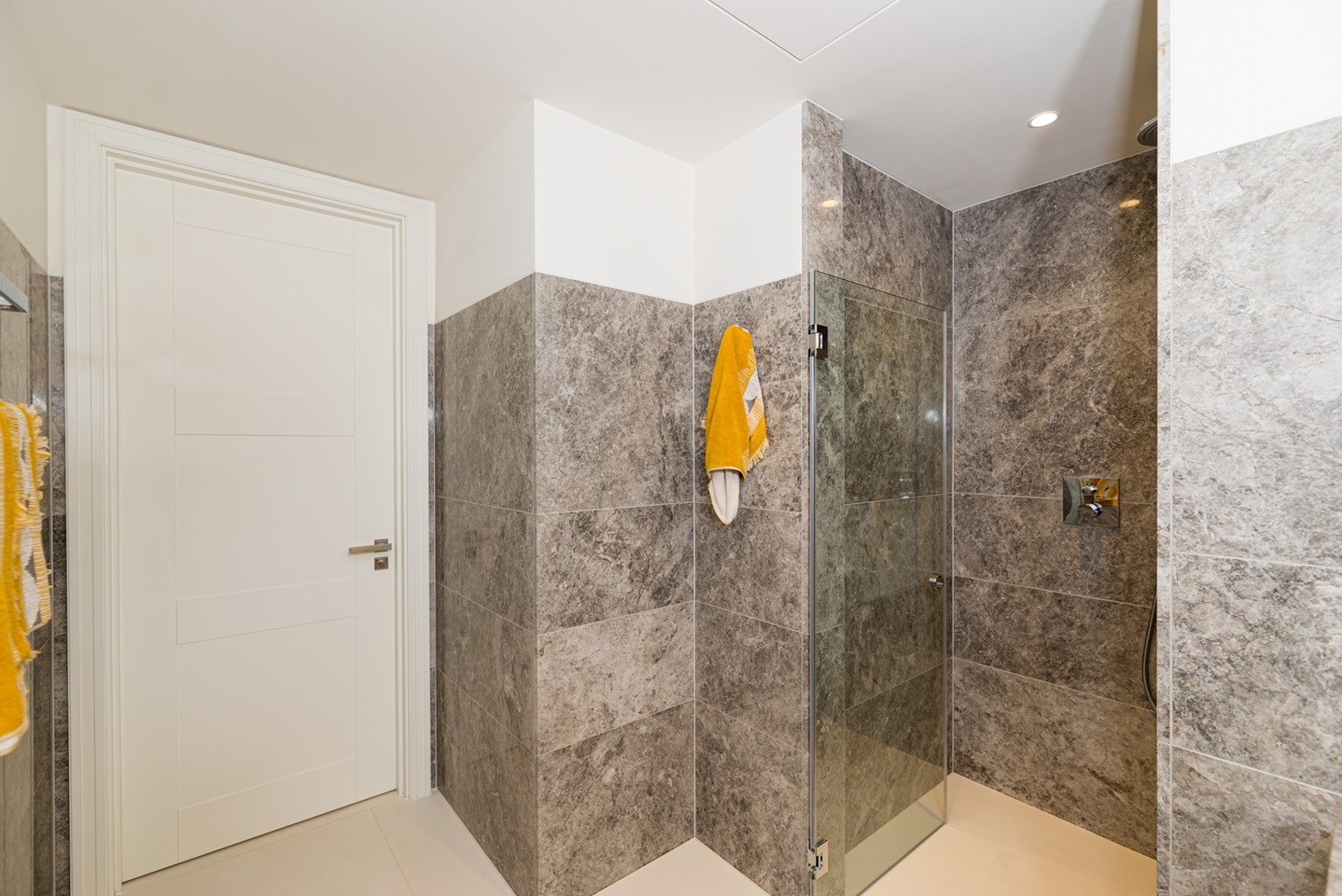 Additional image 32 of Studio Flat, Portugal Street, WC2A, N1 7GU