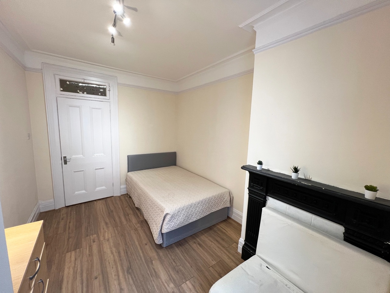 Additional image 4 of Room in a Shared Flat, Transept Street, NW1, N1 7GU