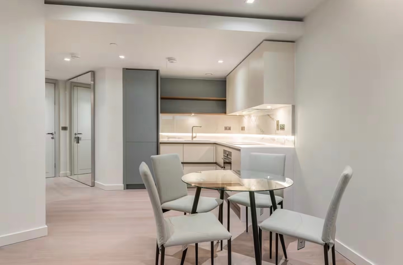 1 Bed Flat, Westmark Tower, W2, N1 7GU