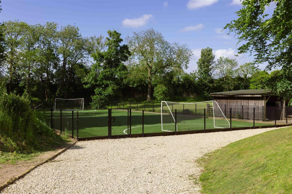 Additional image 13 of 5 bed detached house for saleCrocodile House, Manor Gardens, Thorner, Leeds LS14