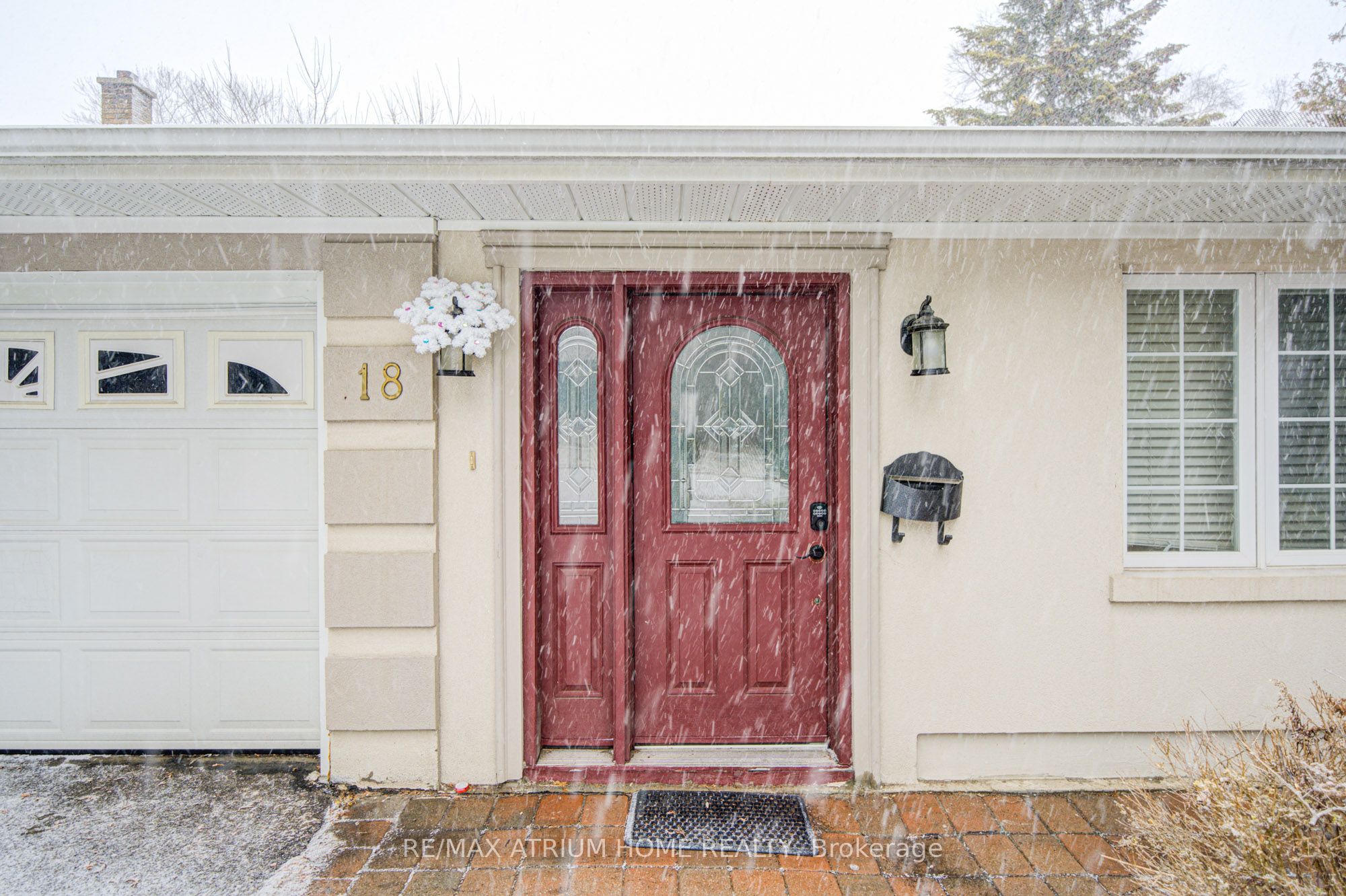 Additional image 2 of 18 Doverwood Court, Toronto, ON, M2M 2G7