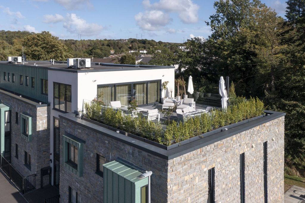 2 bed penthouse for saleMinafon, Cowbridge CF71