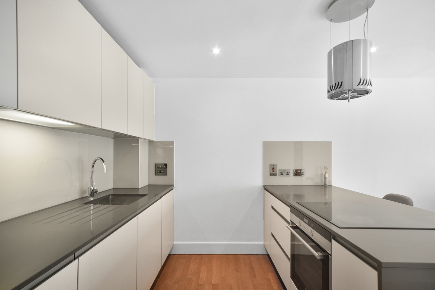 Additional image 6 of 2 Bed Flat, Whitechapel High St, E1, N1 7GU