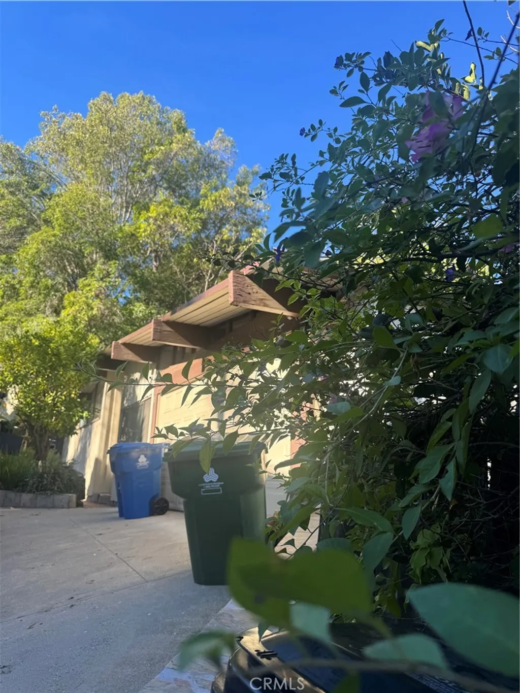 11551 Decente Dr, Studio City, CA 91604