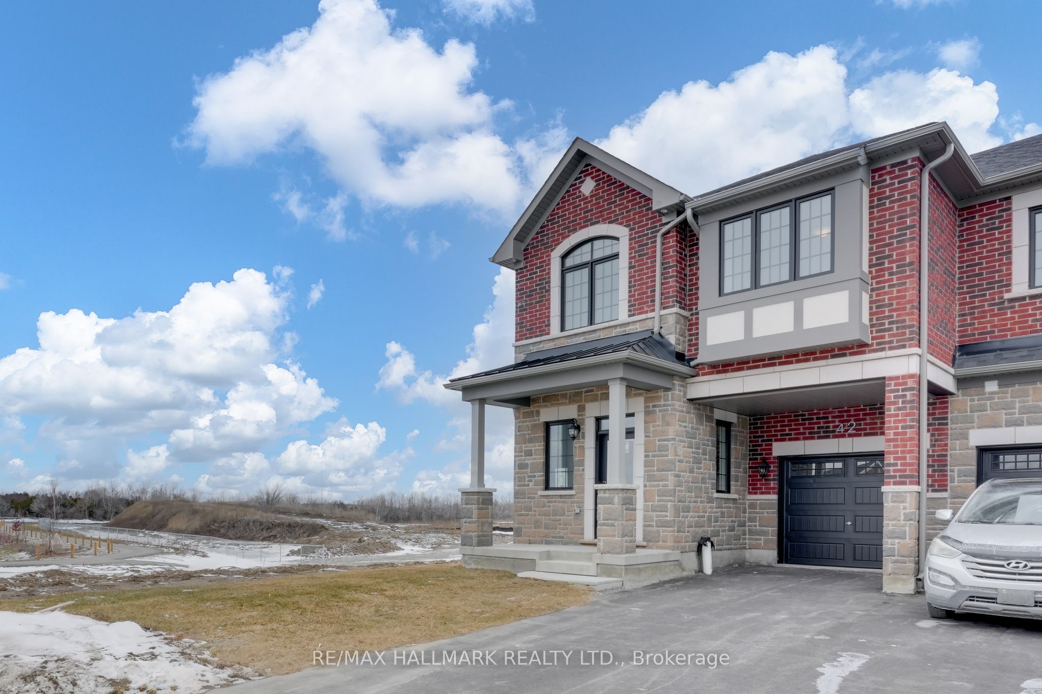42 Vinewood Crescent, Barrie, ON, L9J 1B4