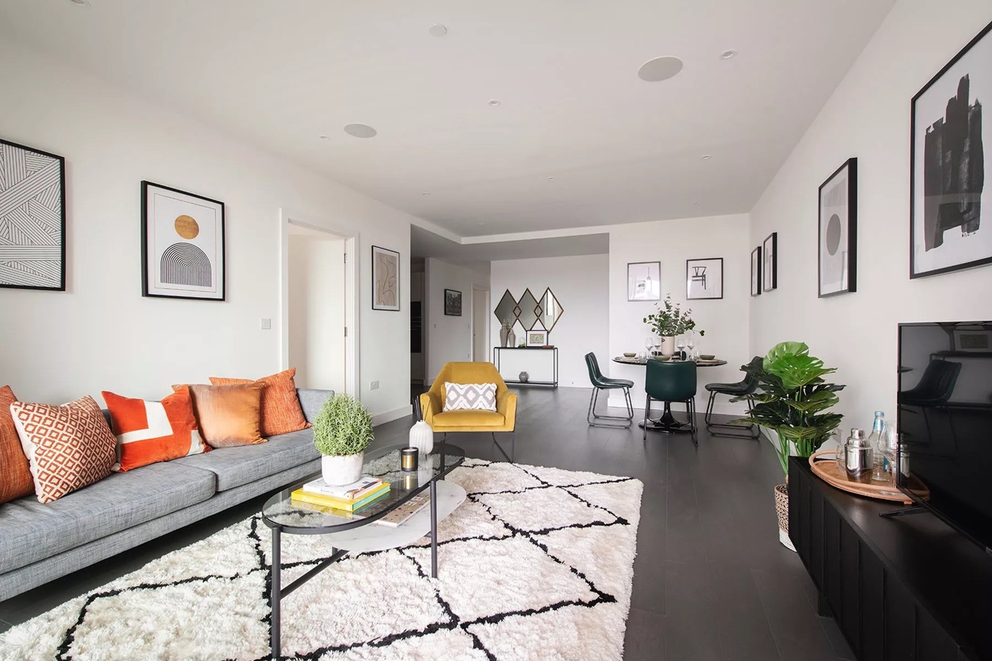 Additional image 2 of 2 Bed Flat, Crimscott St, SE1, N1 7GU