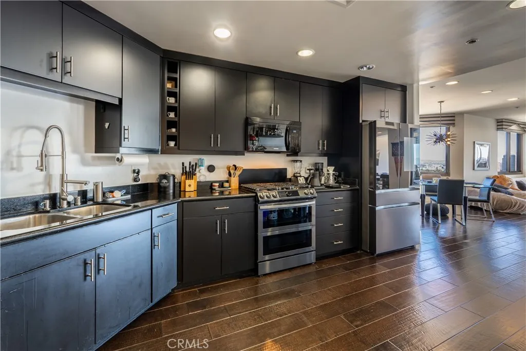 Additional image 4 of 10560 Wilshire Boulevard Unit 1706, Los Angeles, CA 90024