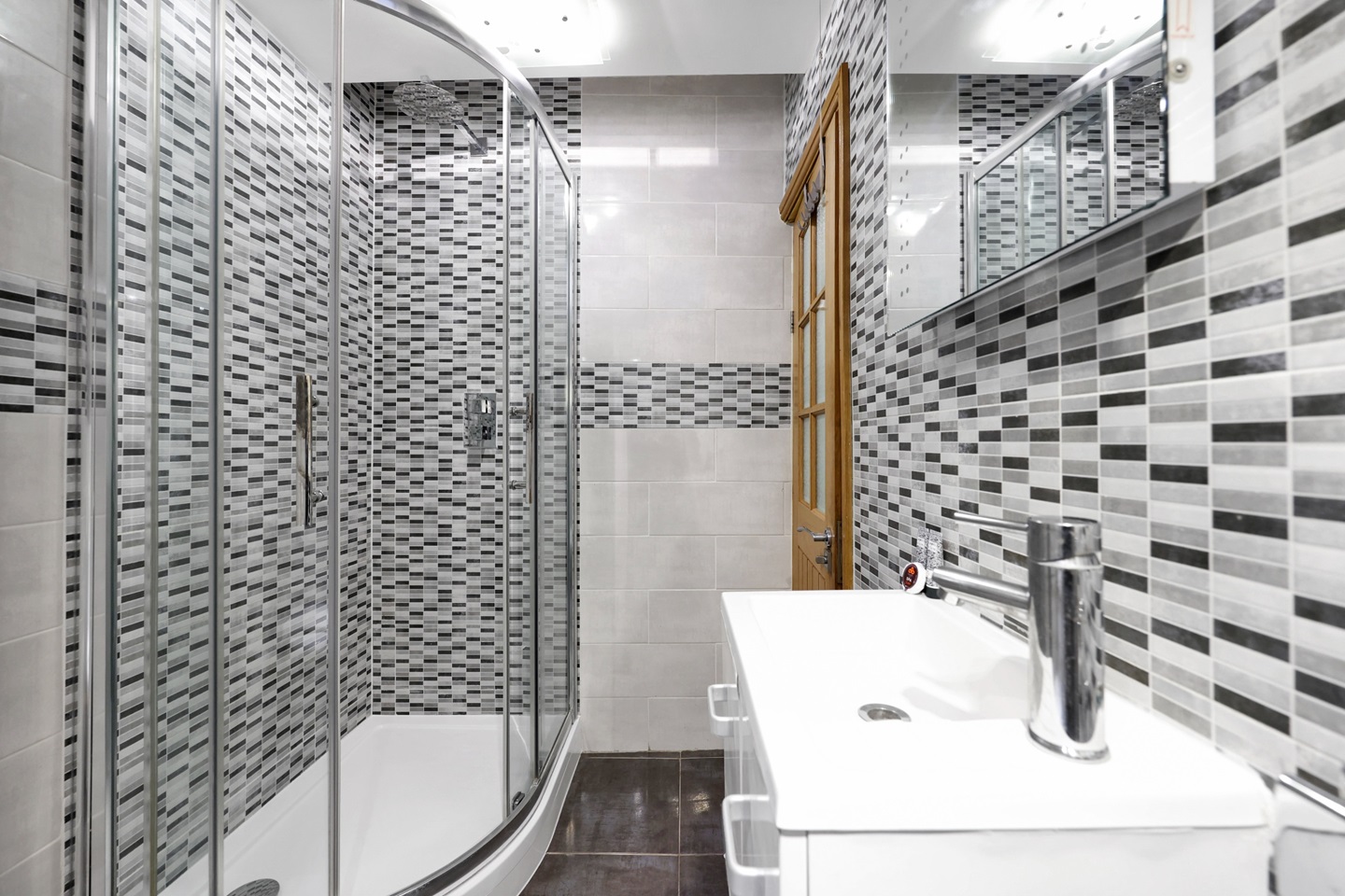 Additional image 9 of 2 Bed Flat, Fullwood's Mews, N1, N1 7GU