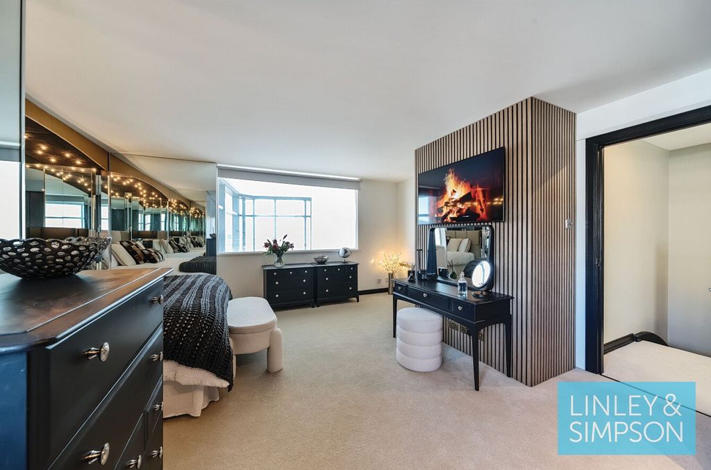 Additional image 12 of 2 bed flat for salePortland Place, 5 Calverly Street, Leeds LS1