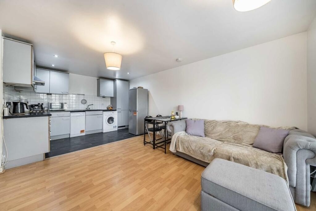 Additional image 5 of 2 Bed Flat, St. Georges Way, SE15, SE15 6QS