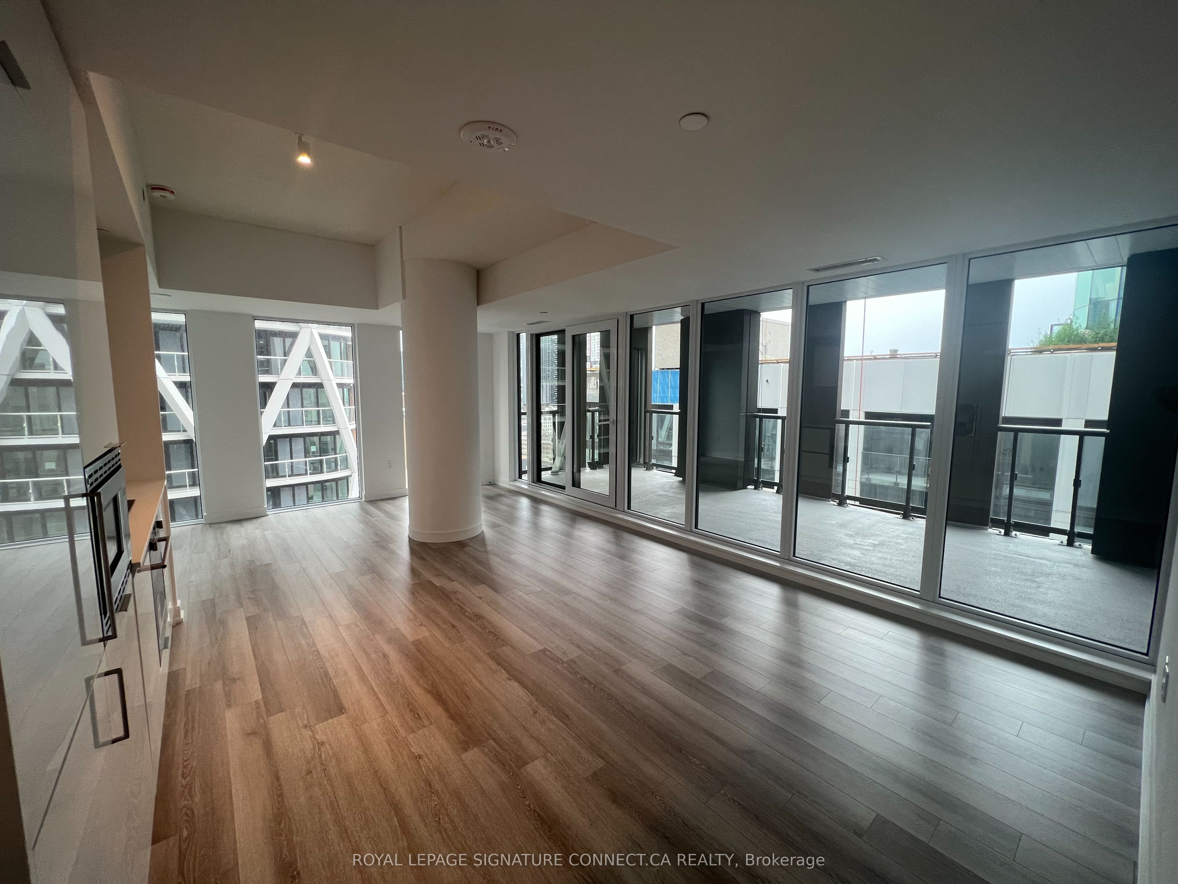 1808-238 Simcoe Street, Toronto, ON, M5T 3B9