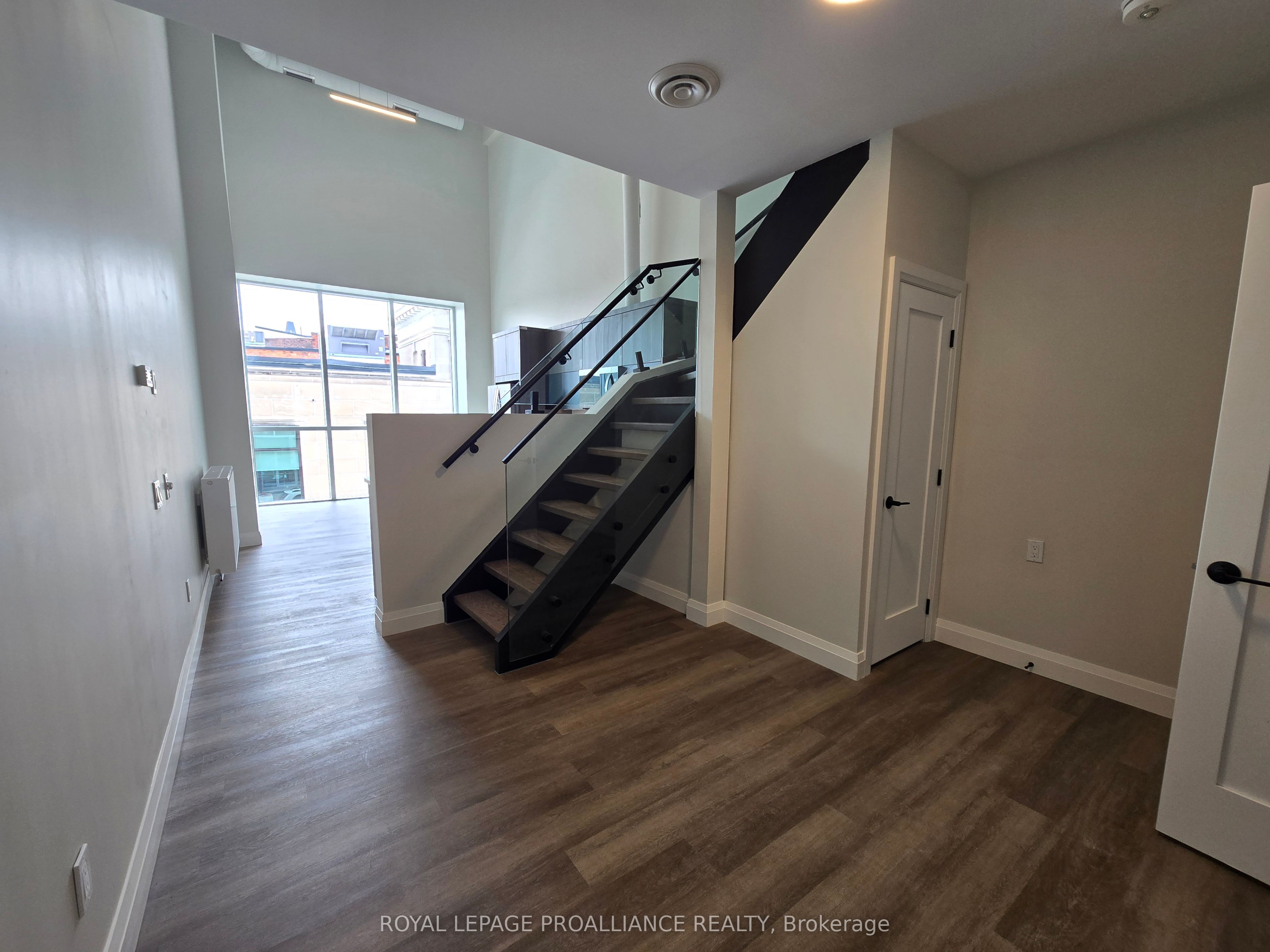 Additional image 4 of 203-241 Front Street, Belleville, ON, K8N 2Z6