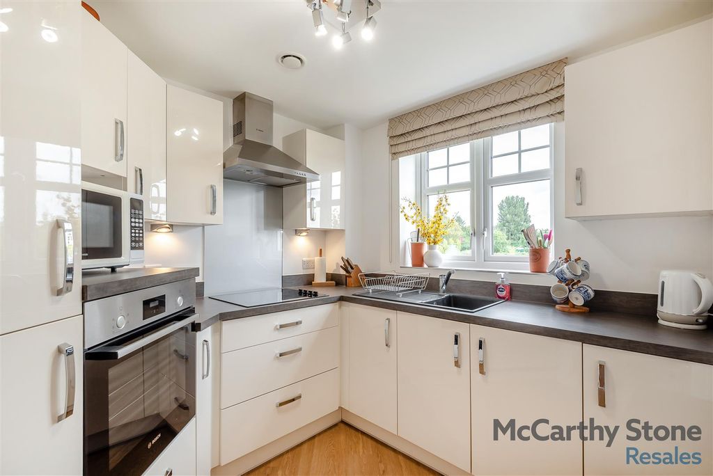 Additional image 5 of 2 bed flat for saleGibson Court, Tattershall Road, Woodhall Spa LN10