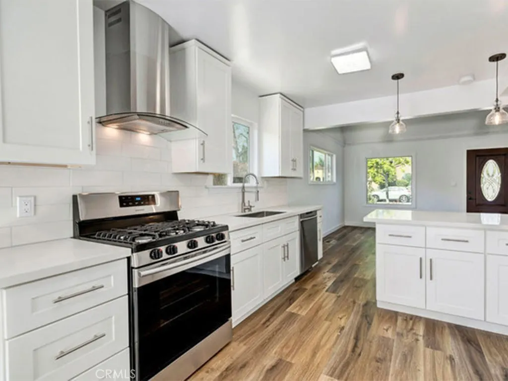 Additional image 13 of 242 W Elmwood Ave, Burbank, CA 91502