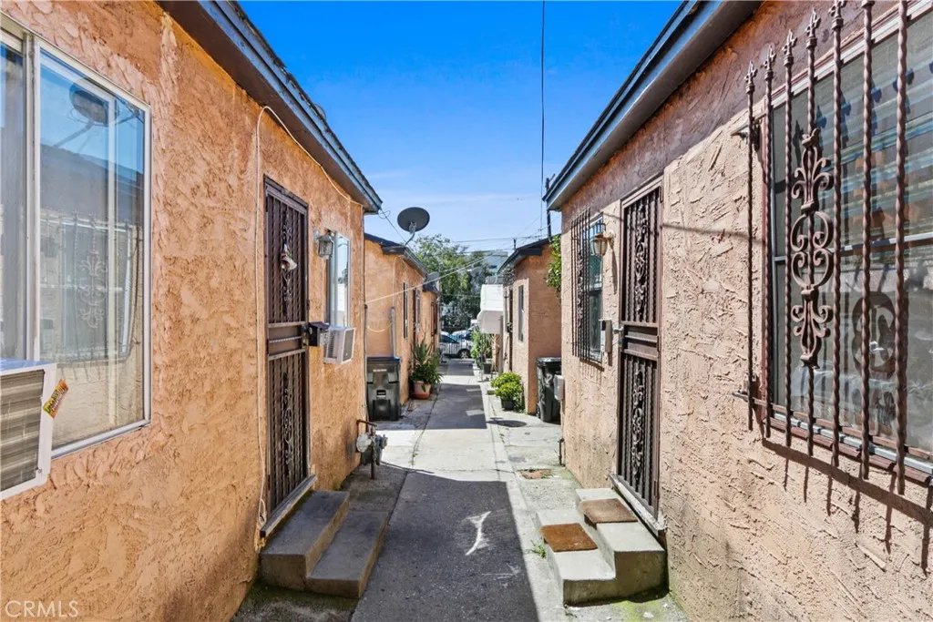 Additional image 3 of 2015 Pennsylvania Avenue Unit 1/2, Los Angeles, CA 90033