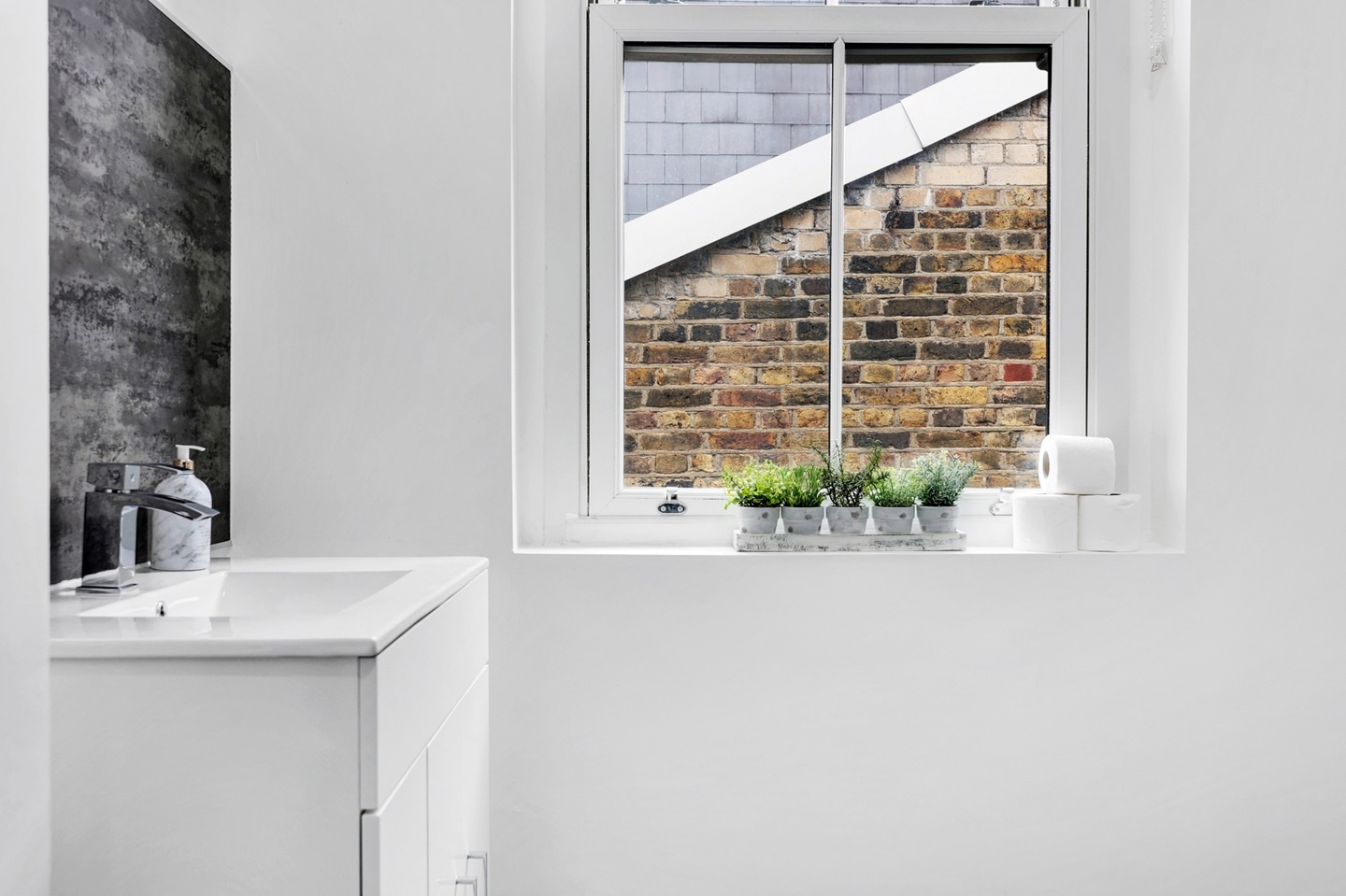 Additional image 6 of 2 Bed Flat, Rivington Street, EC2A, N1 7GU