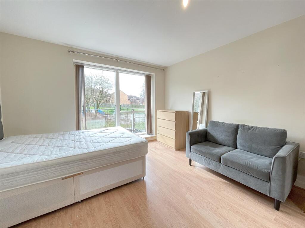 Callisto, 38 Ryland Street