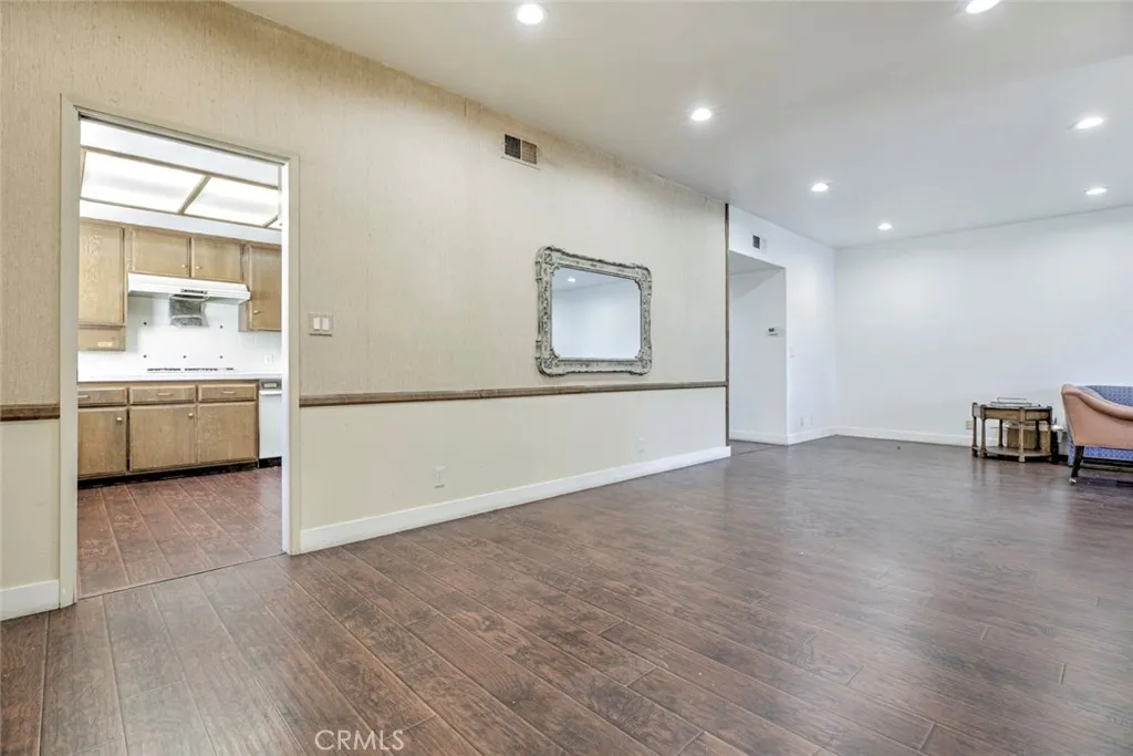 Additional image 72 of 17522 Sherman Way Unit 202, Van Nuys, CA 91406
