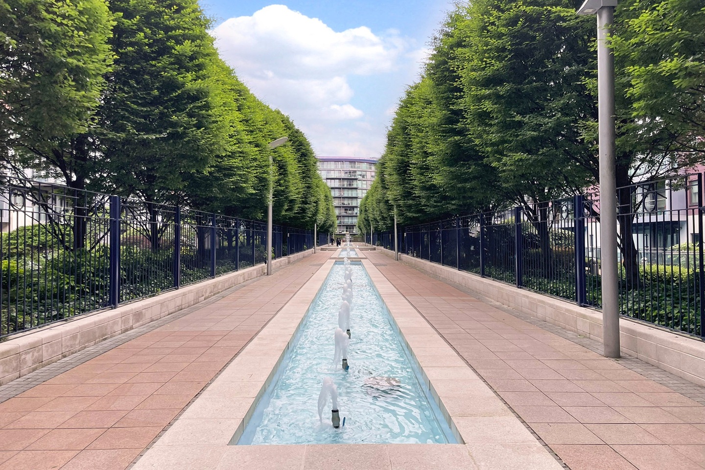 2 Bed Flat, Queenstown Road, SW11, N1 7GU