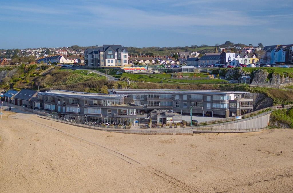 2 bed flat for saleWaters Edge, South Beach, Tenby SA70