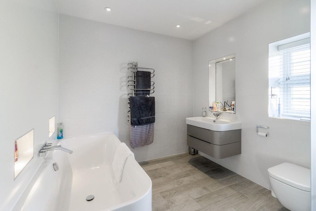 Additional image 24 of 6 bed detached house for saleBelfry Lane, Collingtree Park, Northampton NN4