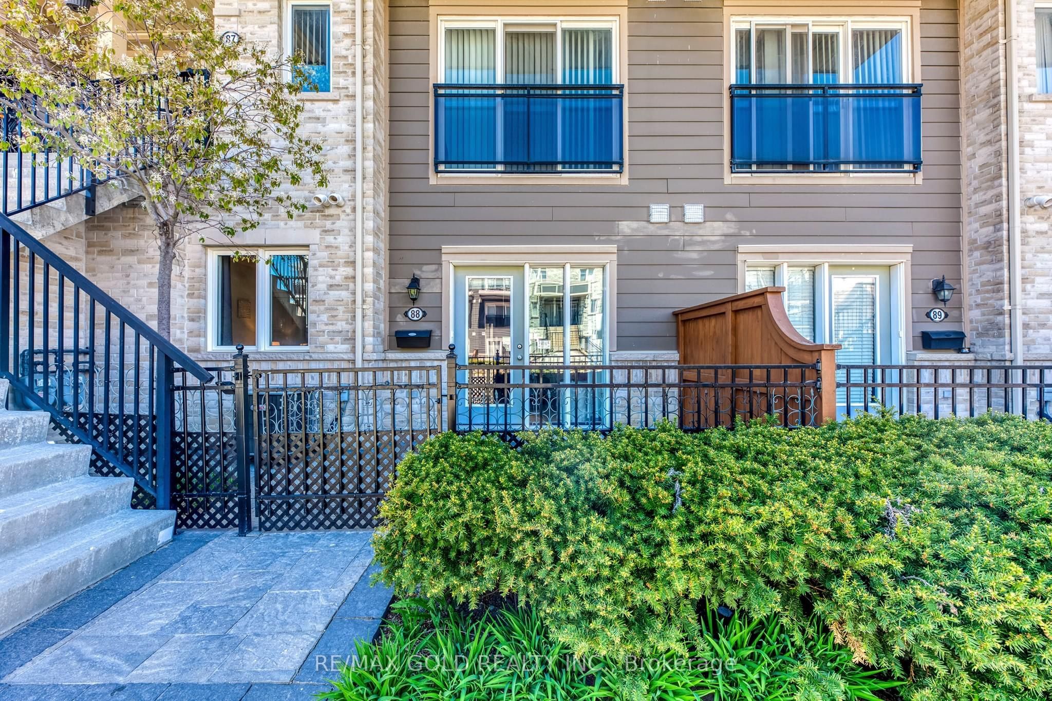 88-60 Fairwood Circle, Brampton, ON, L6R 0Y6