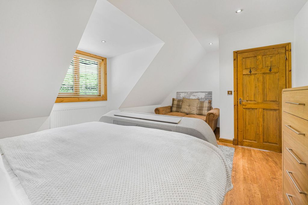 Additional image 24 of 5 bed detached house for saleOakmead Road, Llanharan, Pontyclun CF72