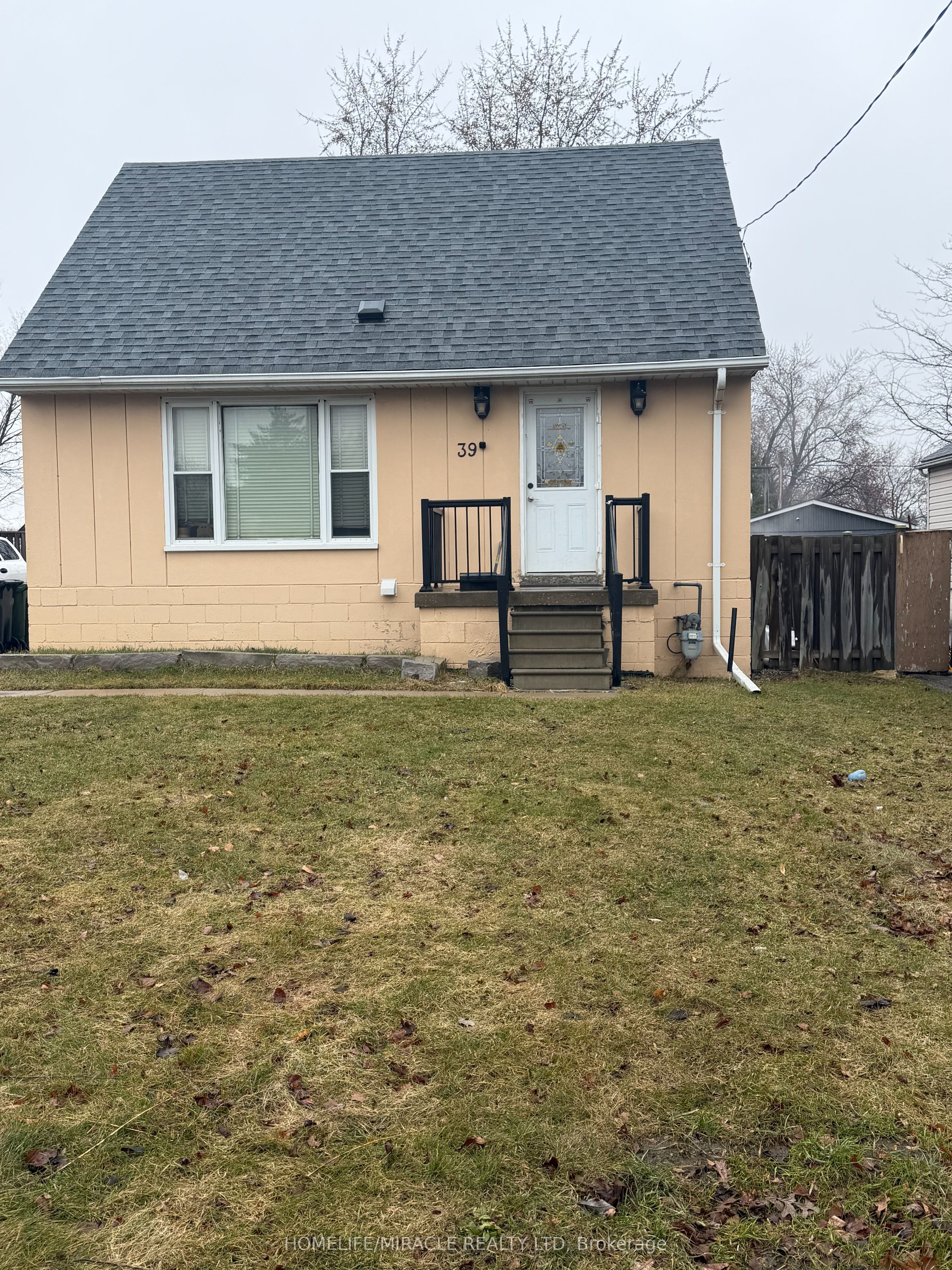 39 Chalfont Road, Toronto, ON, M9W 3S4