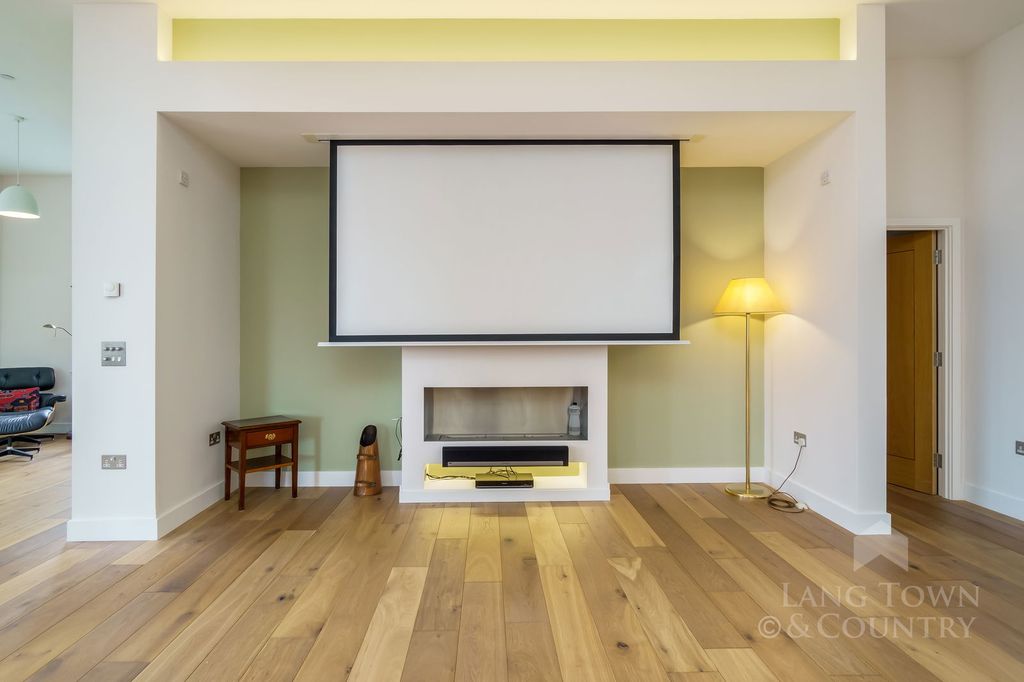 Additional image 7 of 3 bed flat for saleCraigie Drive, Stonehouse, Plymouth PL1