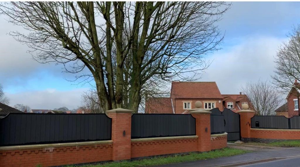Additional image 2 of 5 bed detached house for sale60 Eastoft Road, Crowle. Scunthorpe. DN17