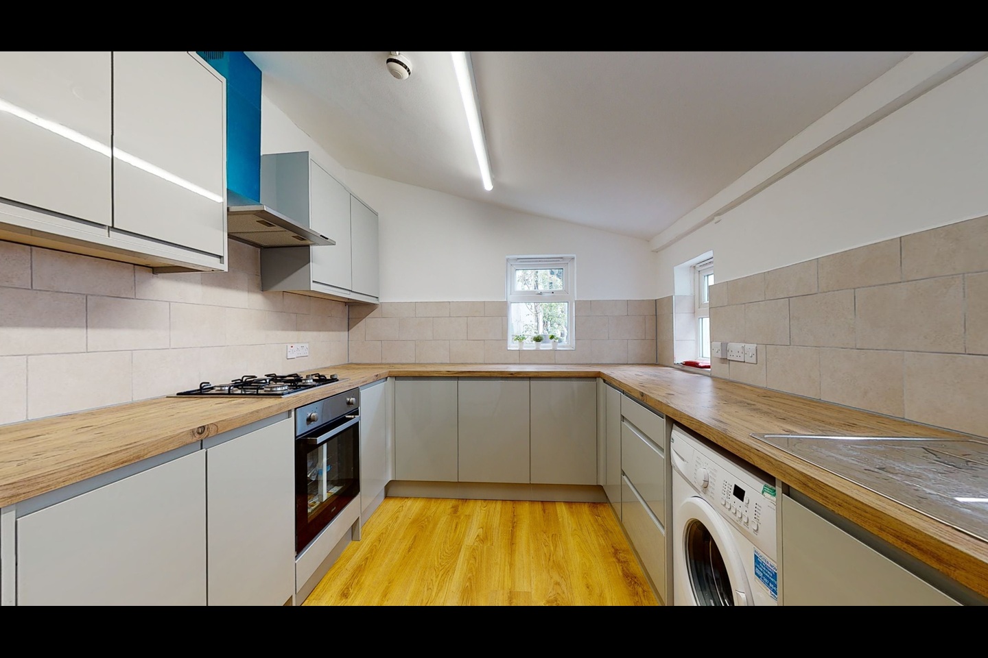 Additional image 2 of 6 Bed Semi-Detached House, Sutherland Square, SE17, N1 7GU