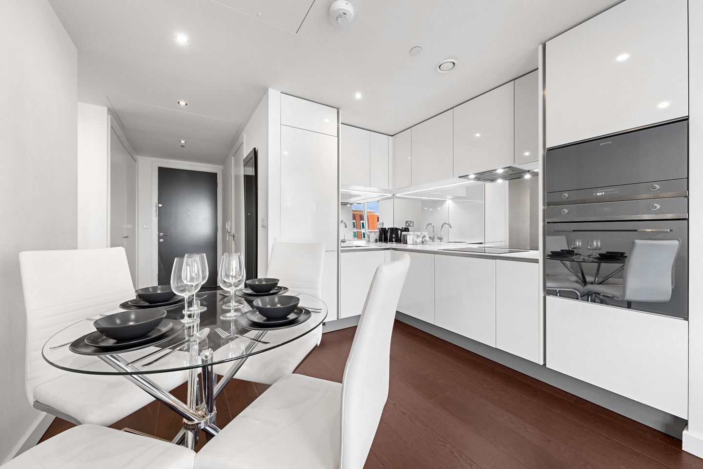 Additional image 2 of 2 Bed Flat, Wandsworth Road, SW8, N1 7GU